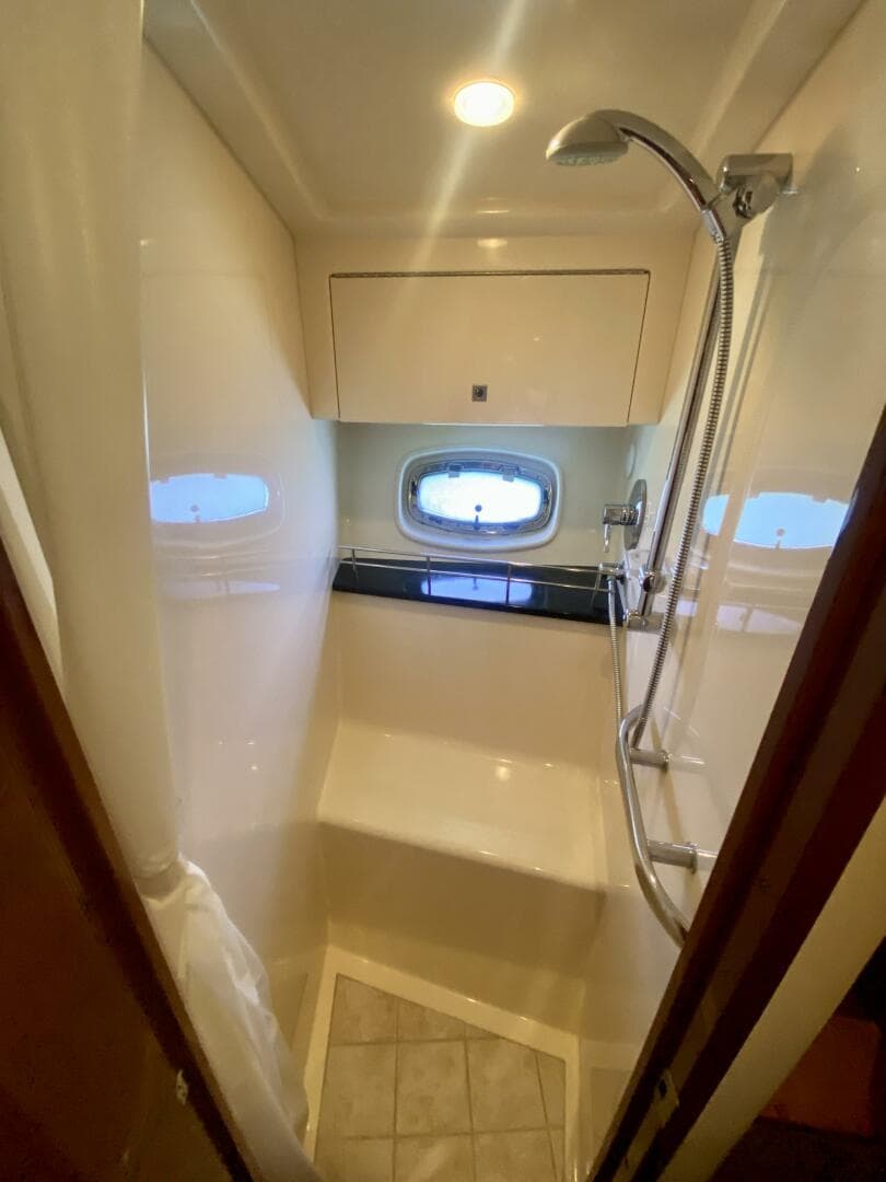 2010 Sea Ray 450 Sundancer — photo 64