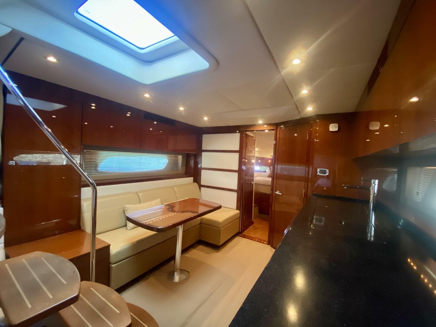 2010 Sea Ray 450 Sundancer — photo 50