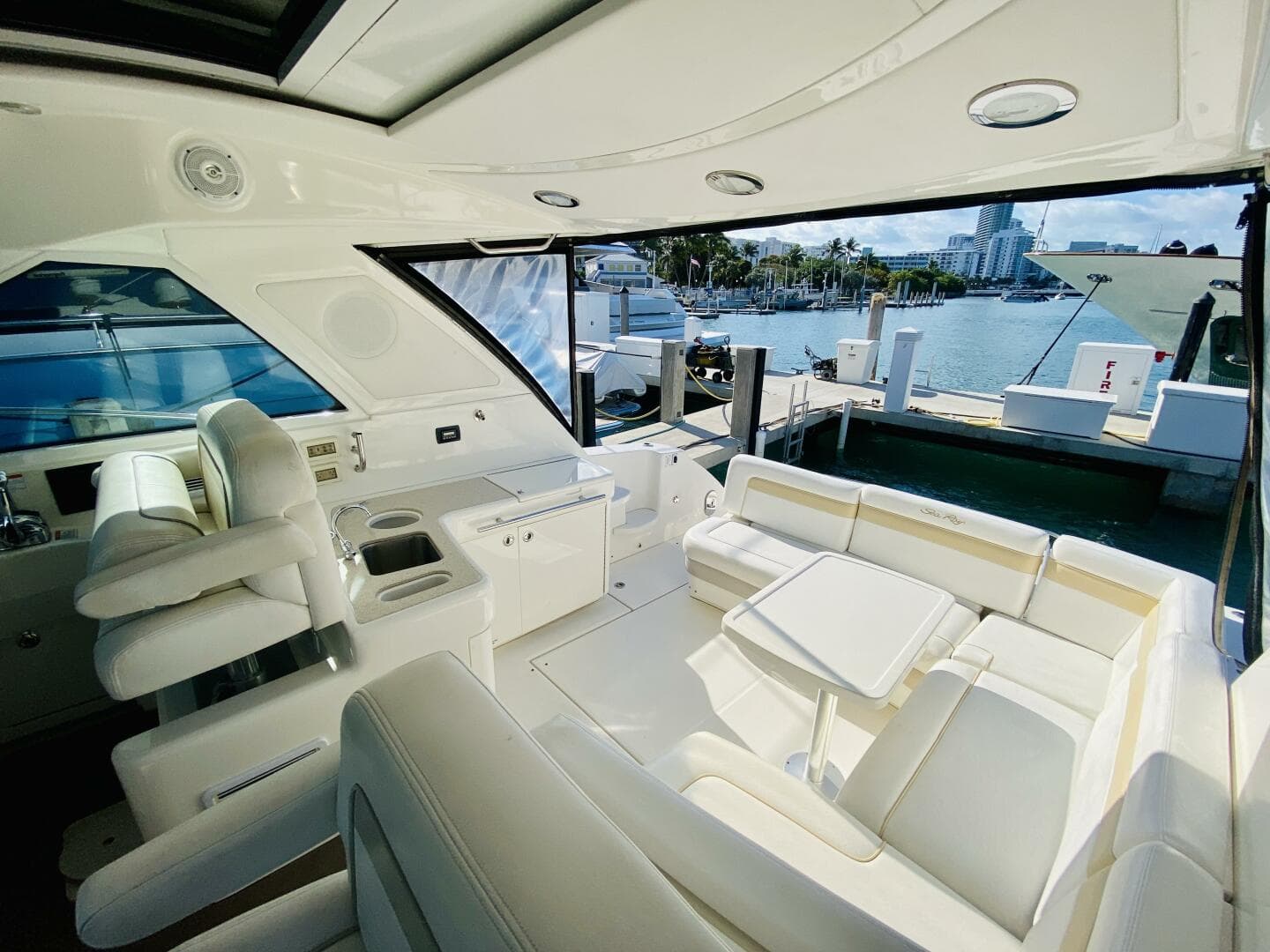 2010 Sea Ray 450 Sundancer — photo 13