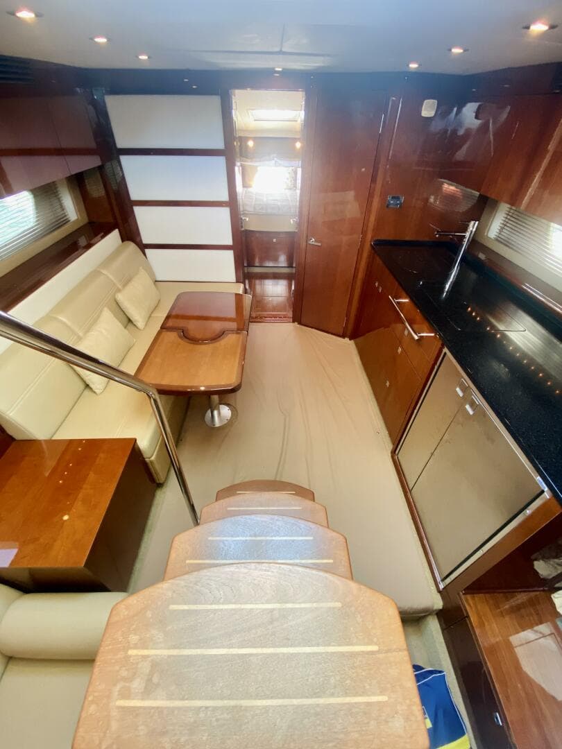 2010 Sea Ray 450 Sundancer — photo 41