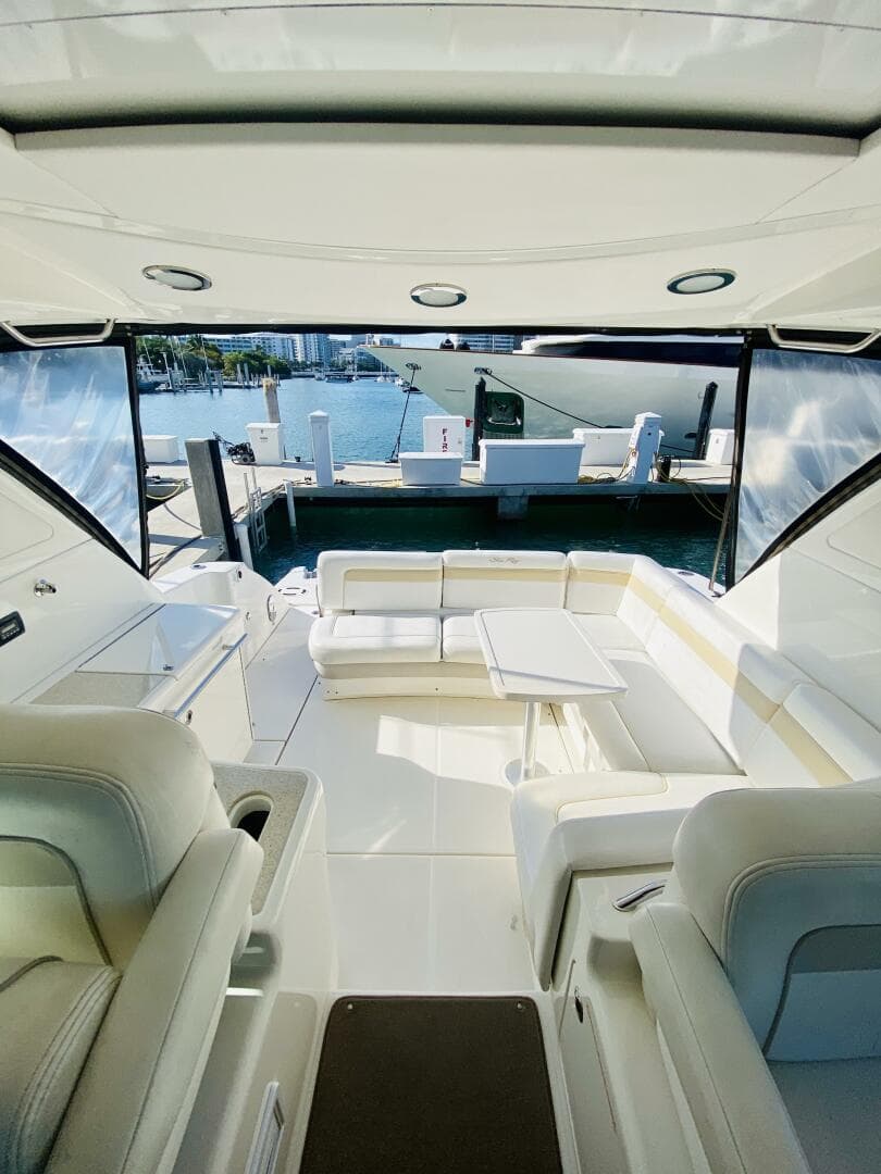 2010 Sea Ray 450 Sundancer — photo 12