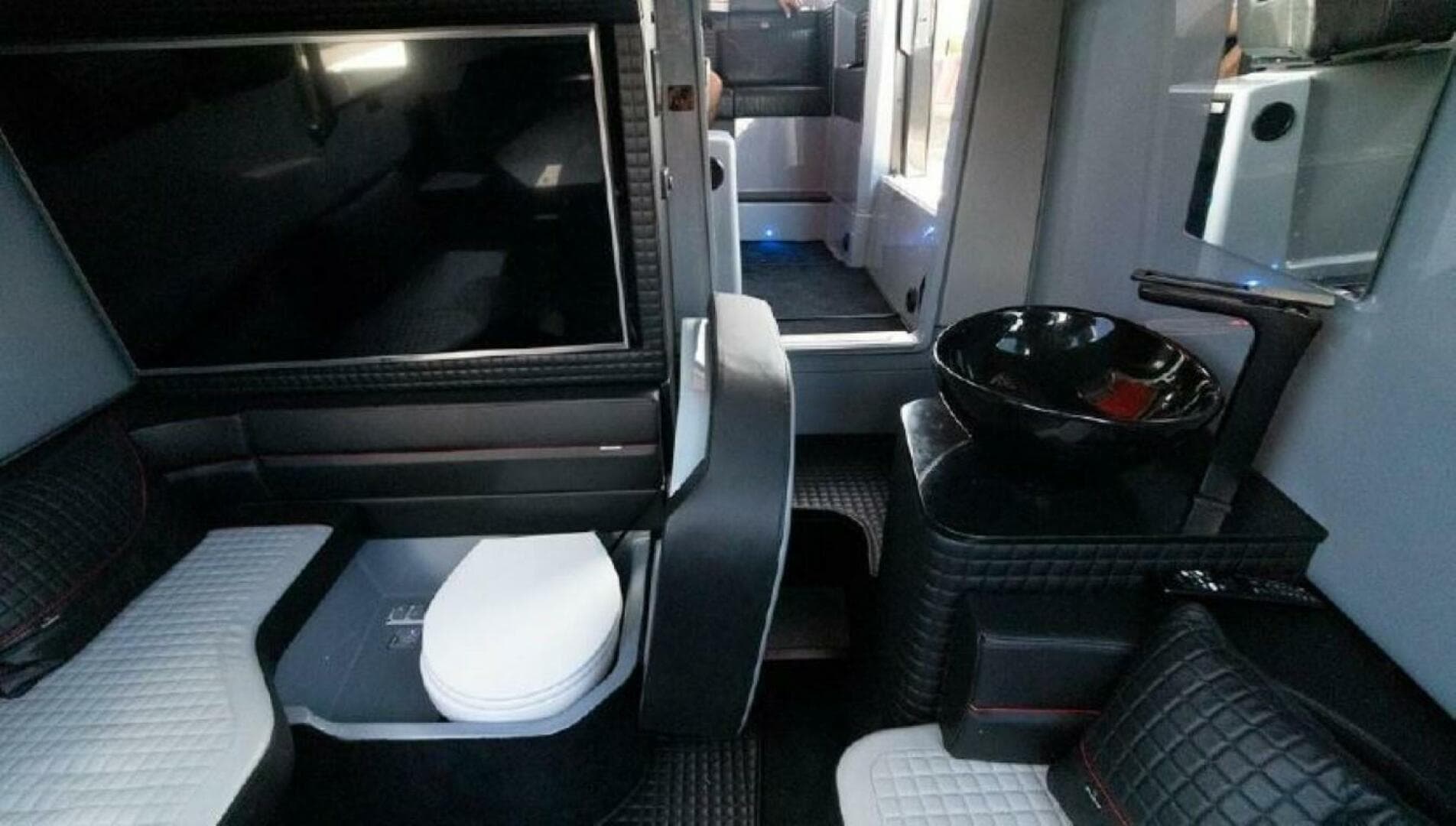 2021 Brabus Shadow 900 Bo — photo 17