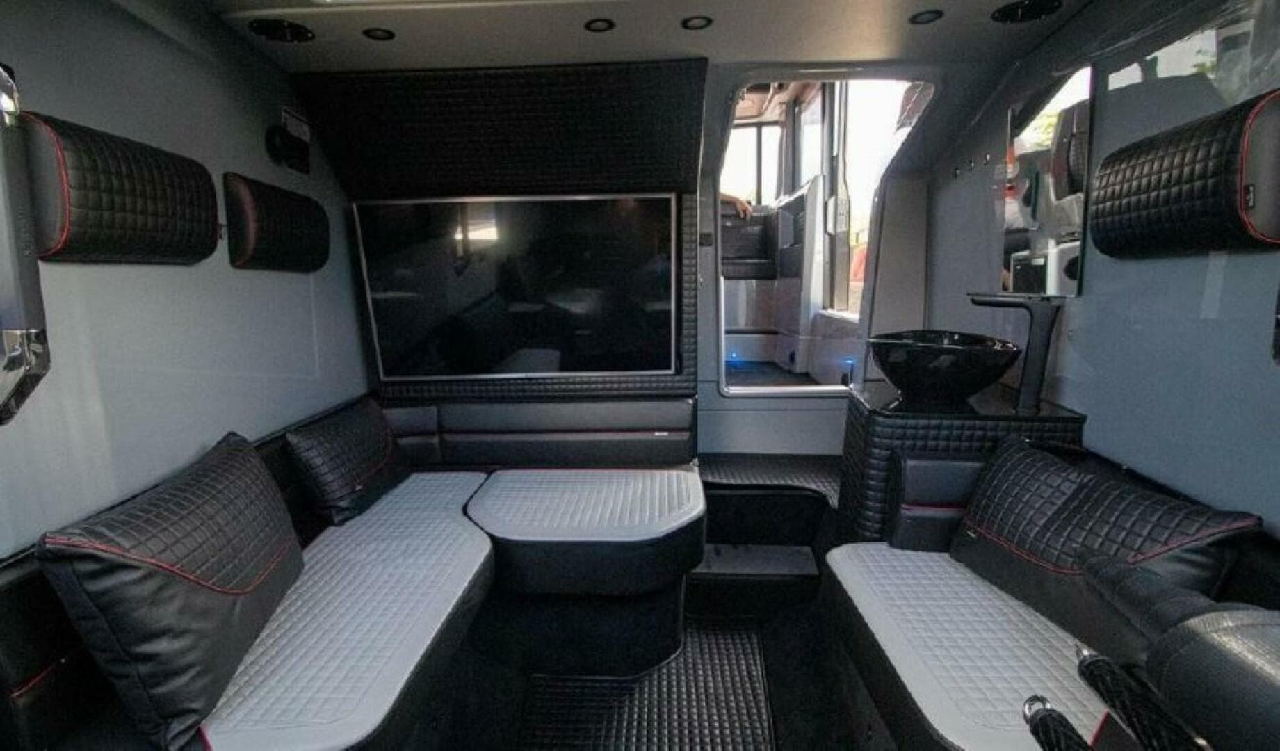 2021 Brabus Shadow 900 Bo — photo 16