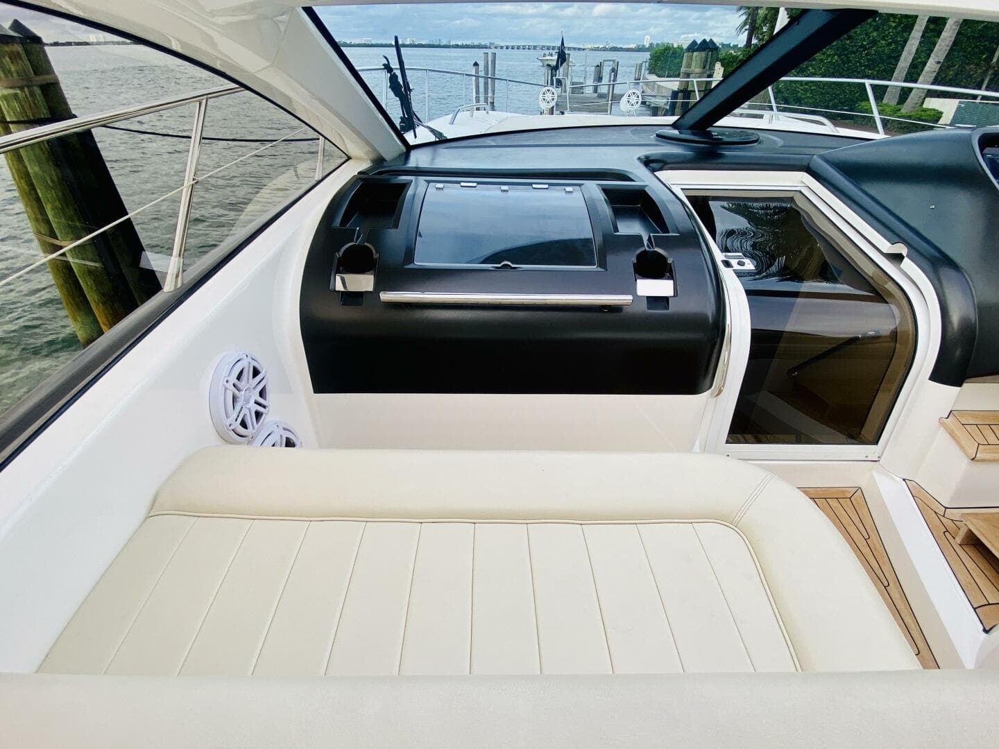 2010 Sunseeker Predator 60 — photo 48