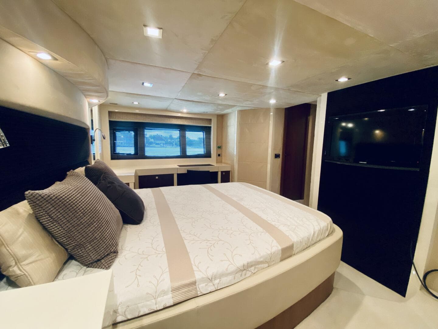 2010 Sunseeker Predator 60 — photo 68