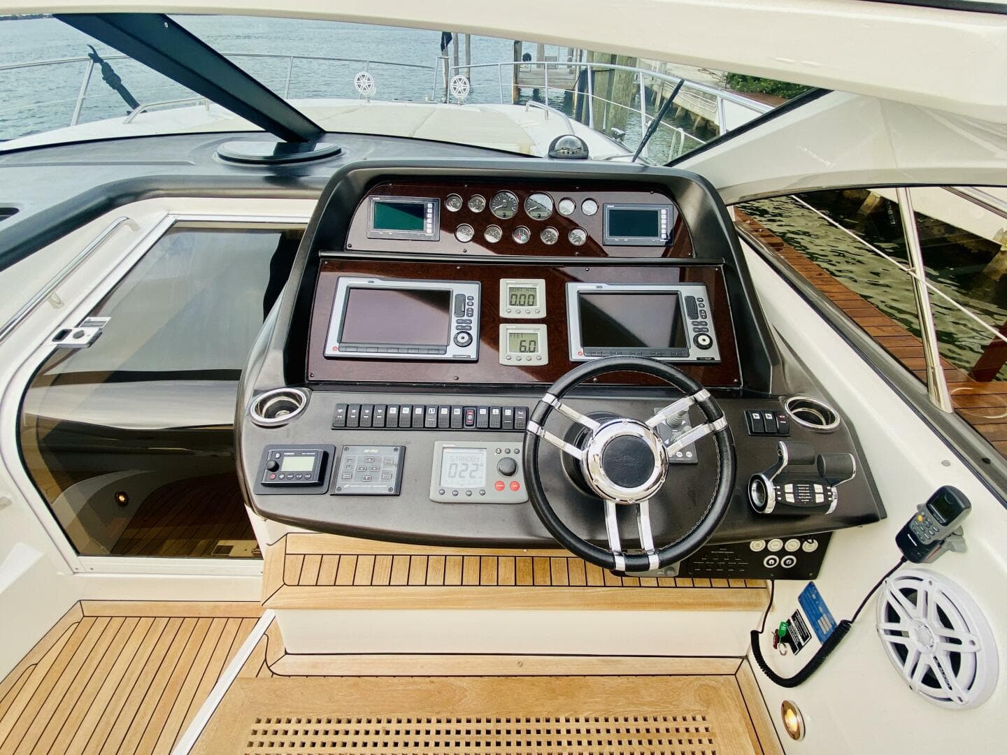2010 Sunseeker Predator 60 — photo 47