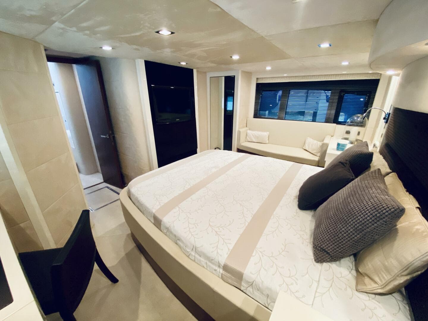 2010 Sunseeker Predator 60 — photo 69