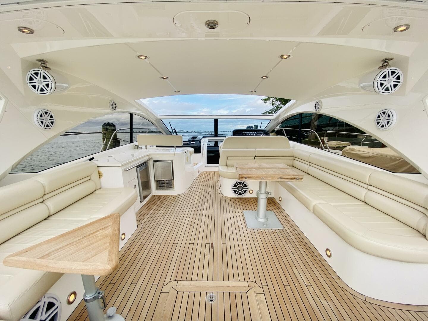 2010 Sunseeker Predator 60 — photo 37
