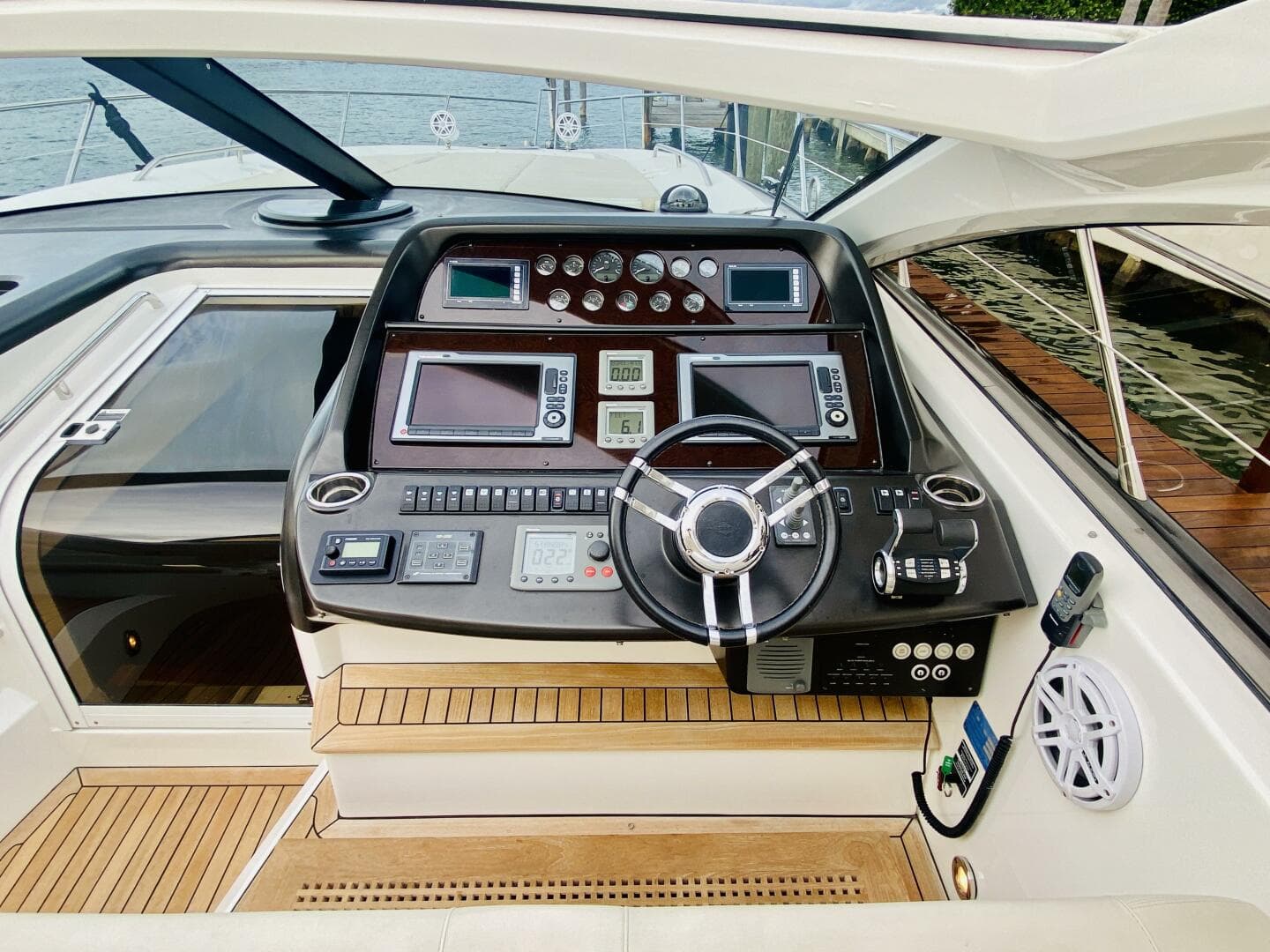 2010 Sunseeker Predator 60 — photo 46