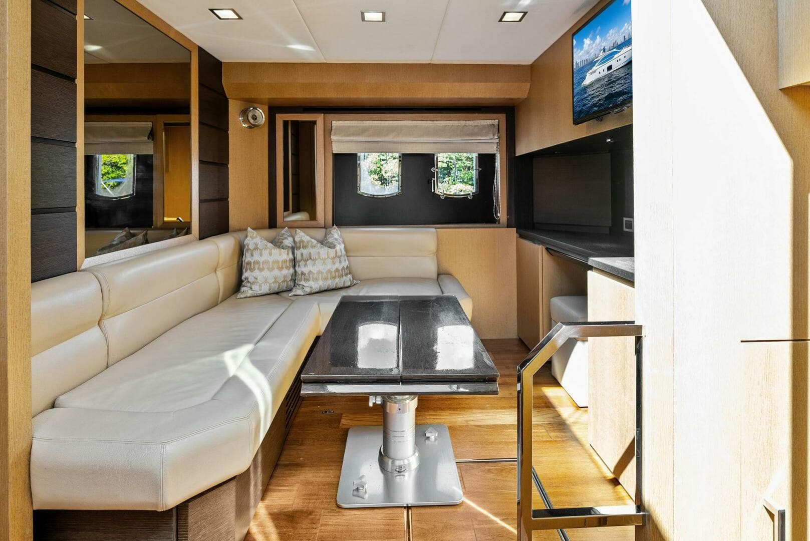 2013 Absolute 64 — photo 37