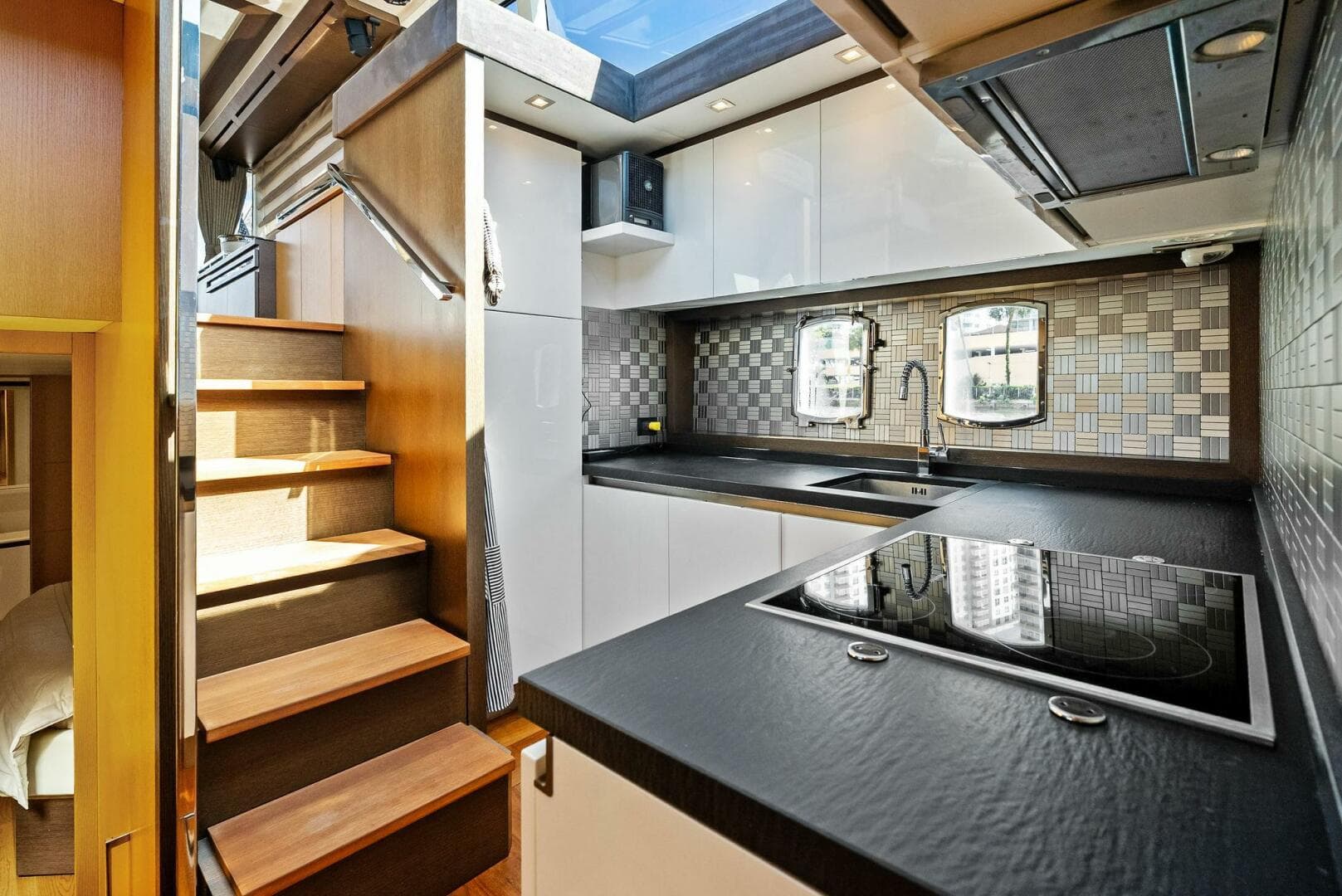 2013 Absolute 64 — photo 41