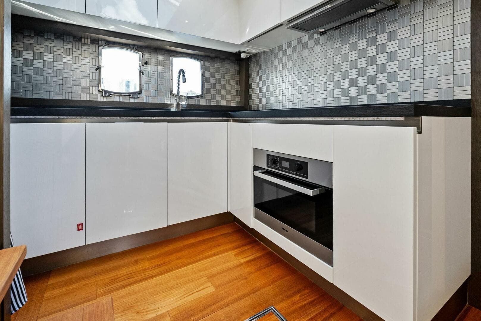 2013 Absolute 64 — photo 40