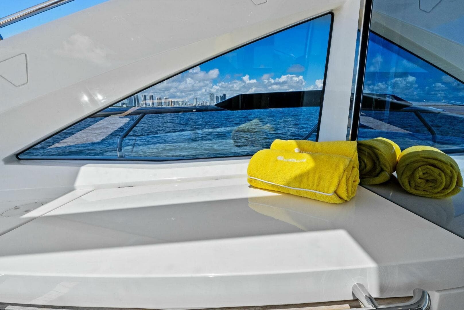 2013 Absolute 64 — photo 19