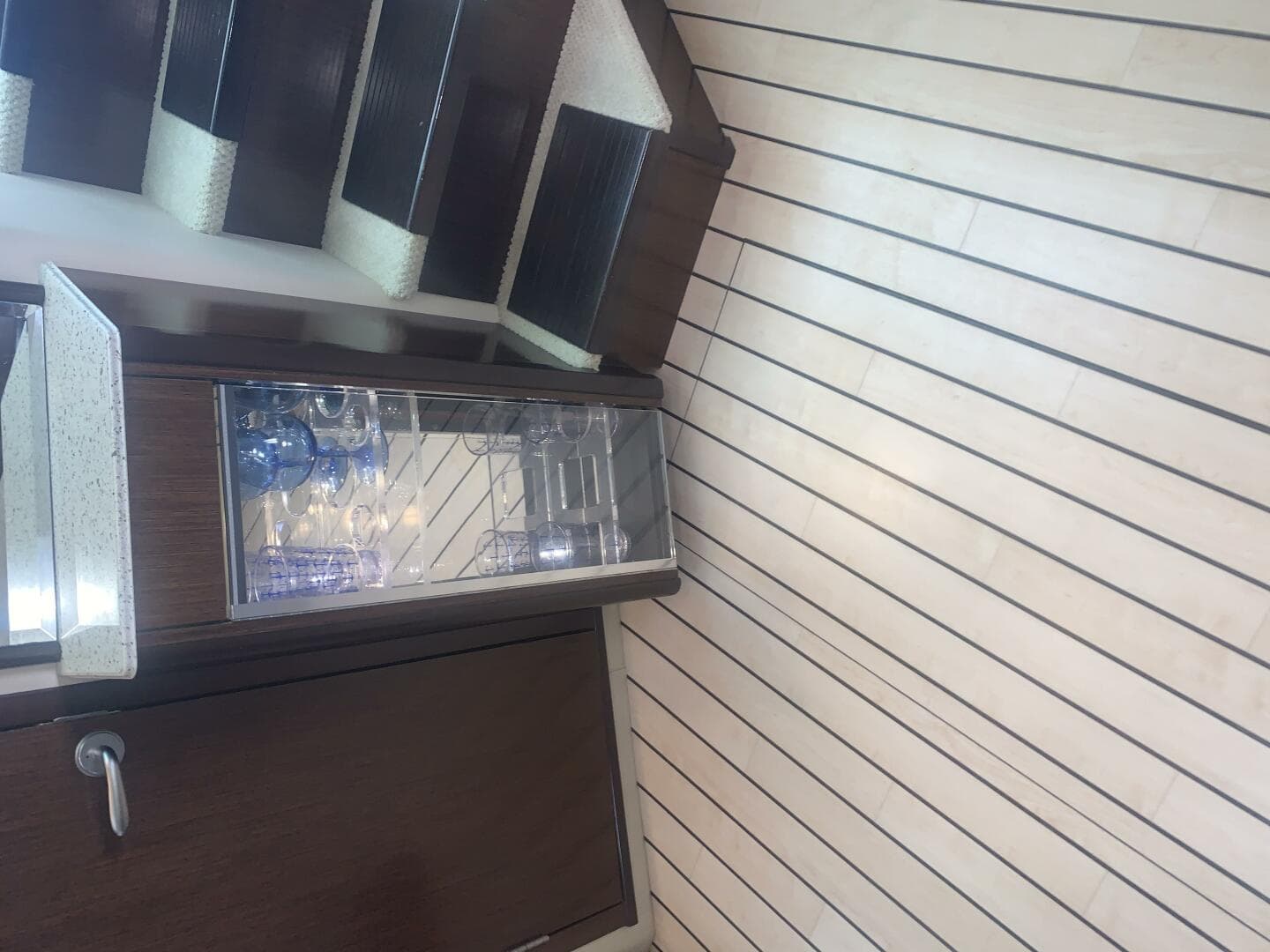 2011 Cruisers Yachts 420 Sports Coupe — photo 26