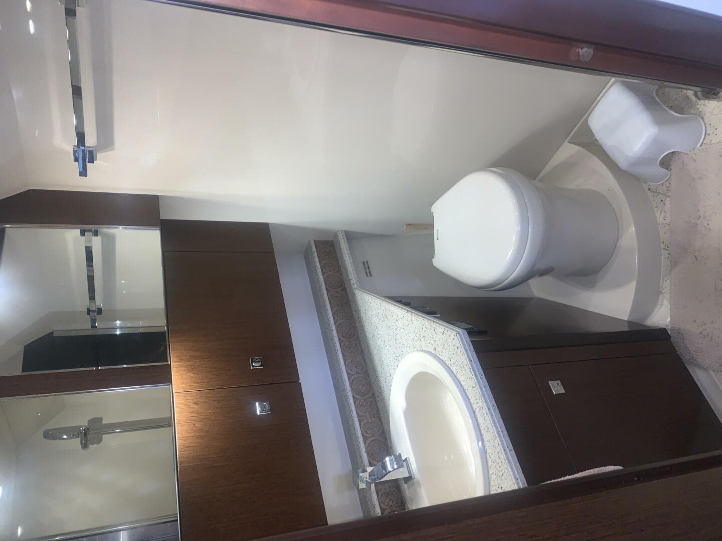 2011 Cruisers Yachts 420 Sports Coupe — photo 30