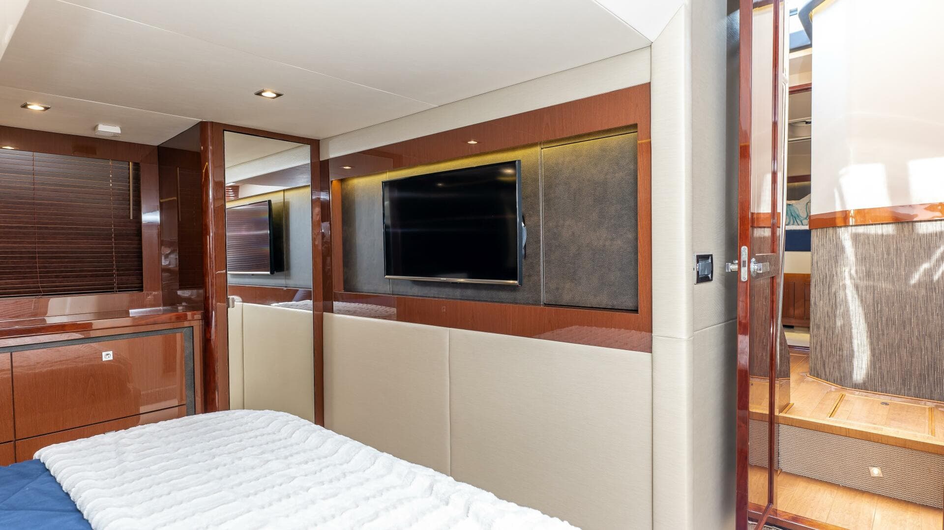 2016 Sea Ray 510 Fly — photo 32