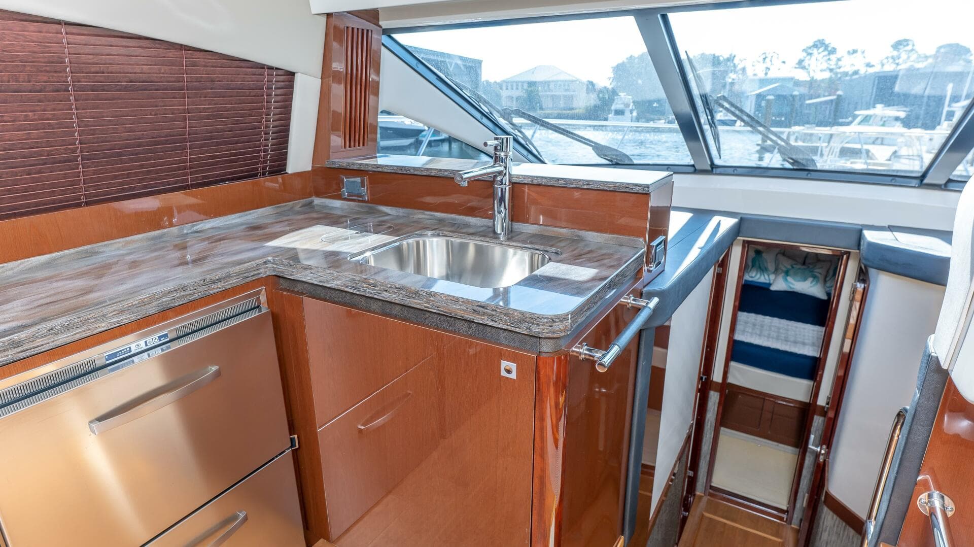 2016 Sea Ray 510 Fly — photo 22