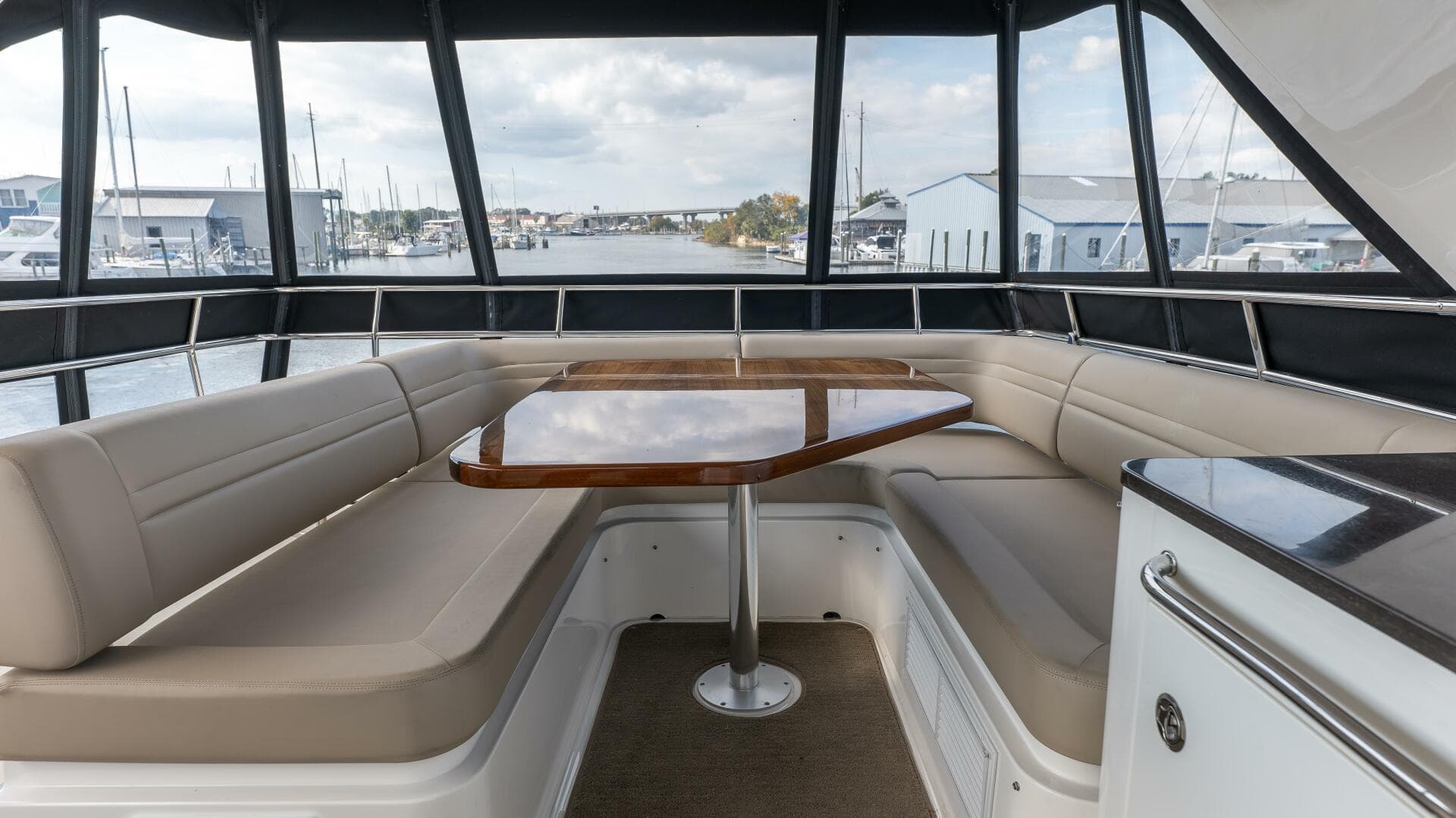 2016 Sea Ray 510 Fly — photo 37