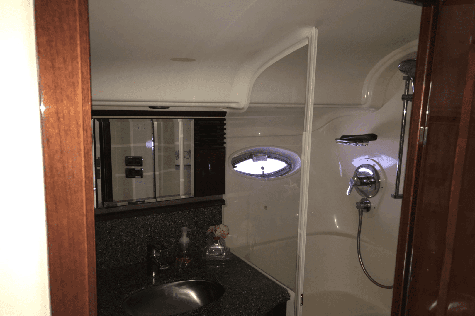 2009 Sea Ray 52 Sundancer — photo 24