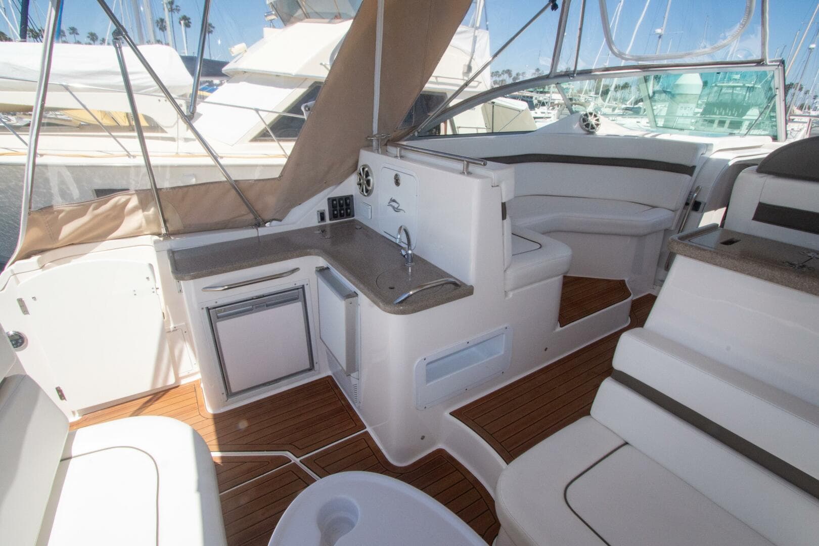 2008 Rinker 40 Express Cruiser — photo 17