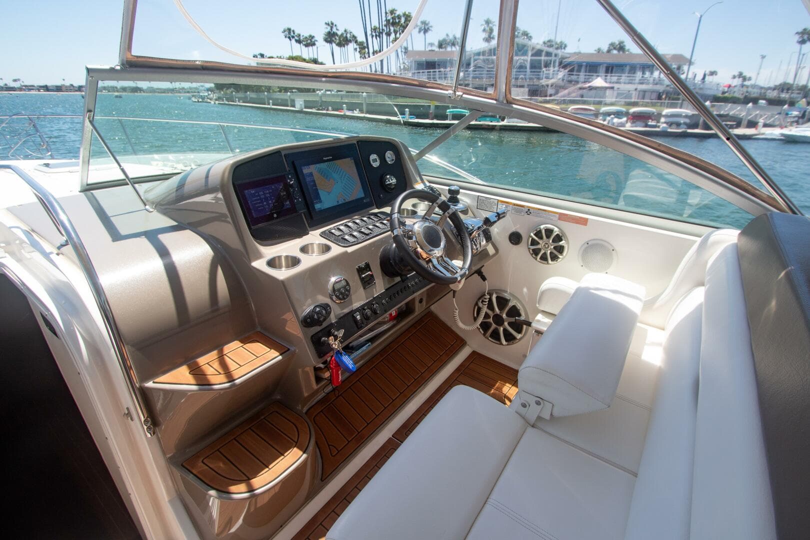 2008 Rinker 40 Express Cruiser — photo 15