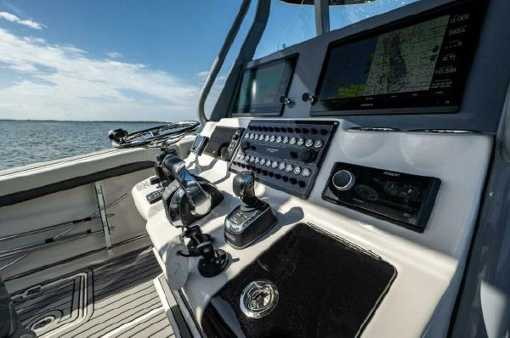 2020 Tidewater 320 CC Adventure — photo 15