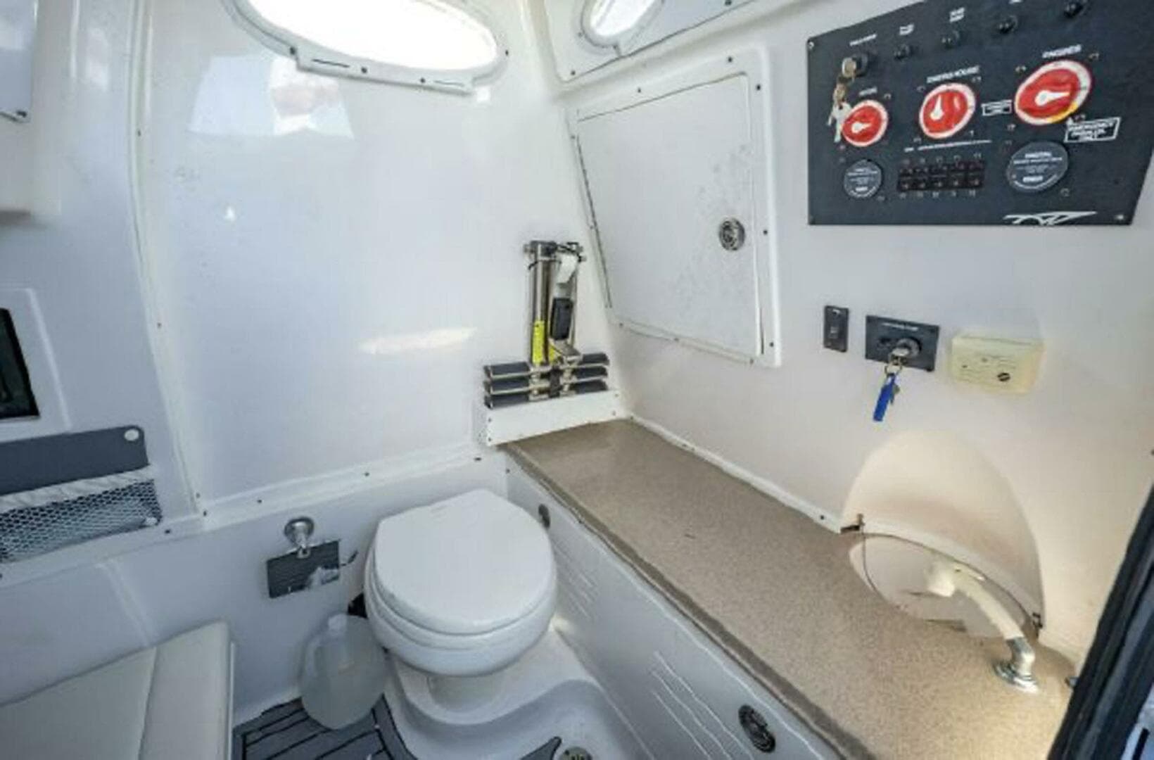 2020 Tidewater 320 CC Adventure — photo 14