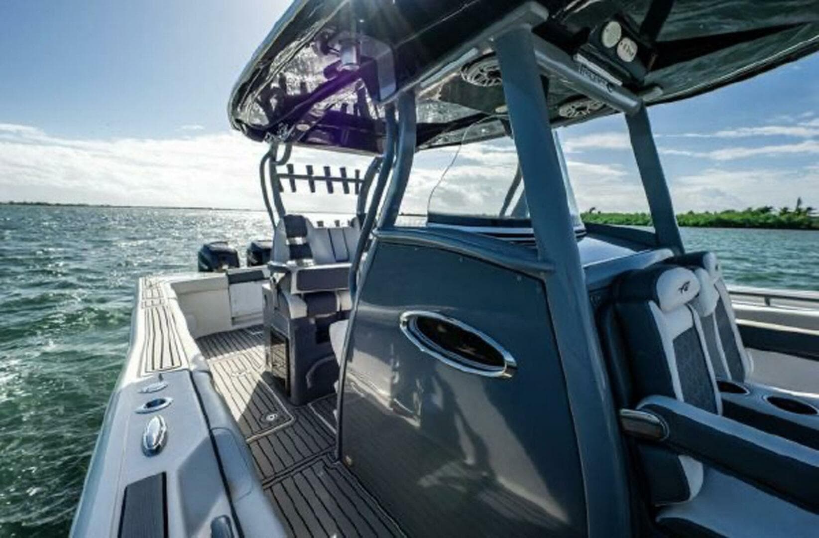 2020 Tidewater 320 CC Adventure — photo 11