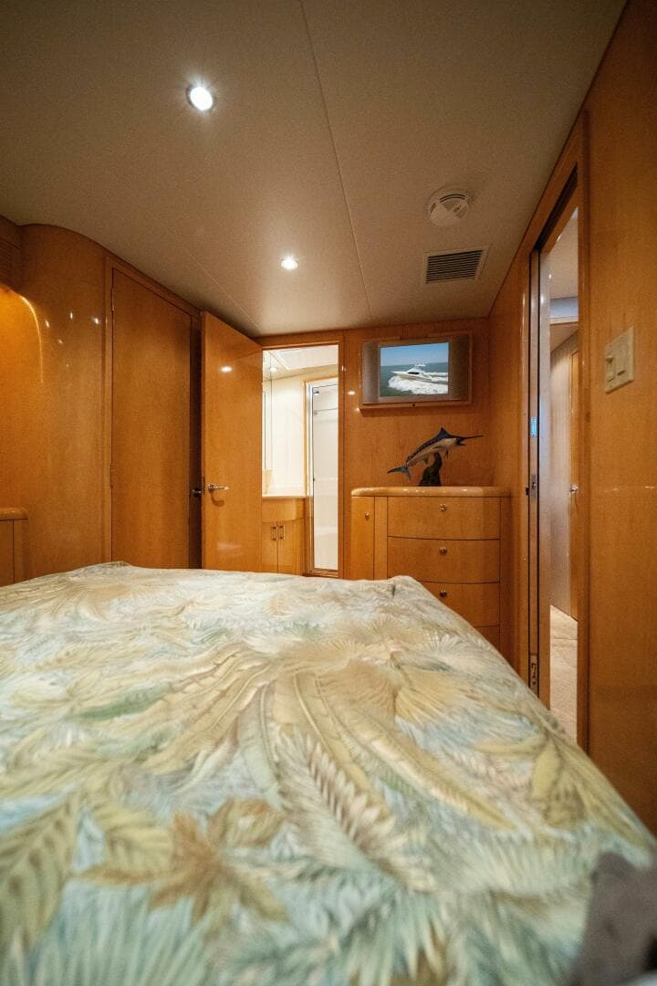 2003 Hatteras 54 Convertible — photo 26