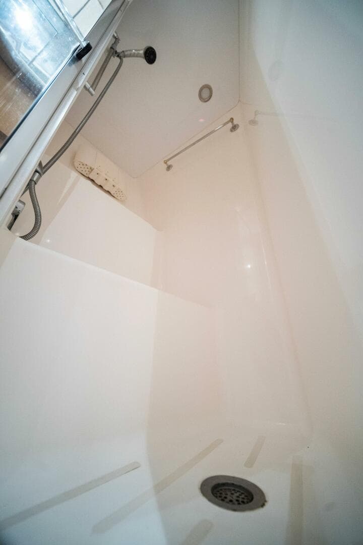 2003 Hatteras 54 Convertible — photo 33