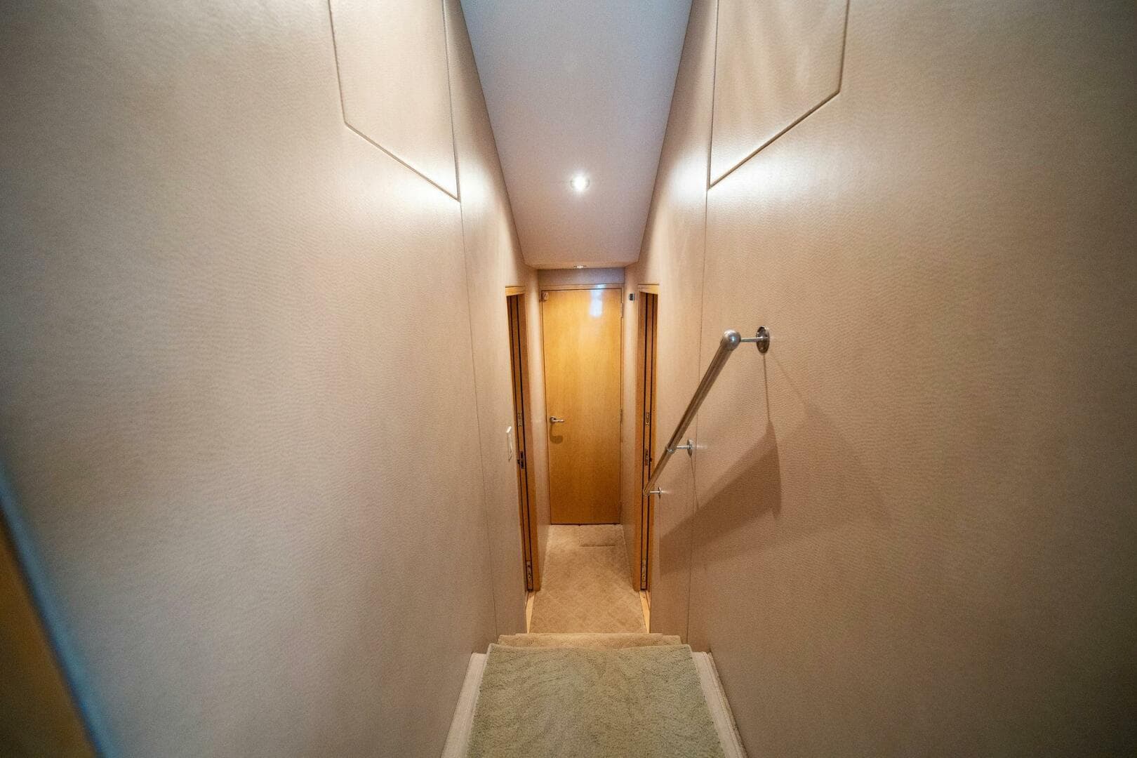 2003 Hatteras 54 Convertible — photo 35