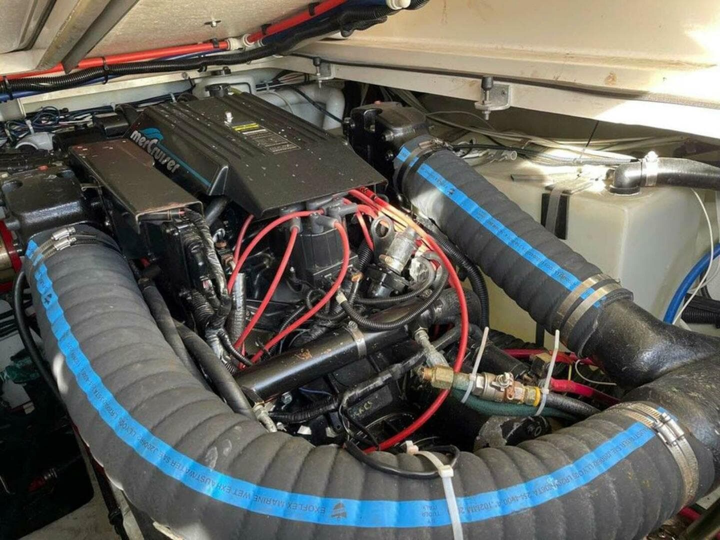 1998 Pursuit 3000 Express — photo 12