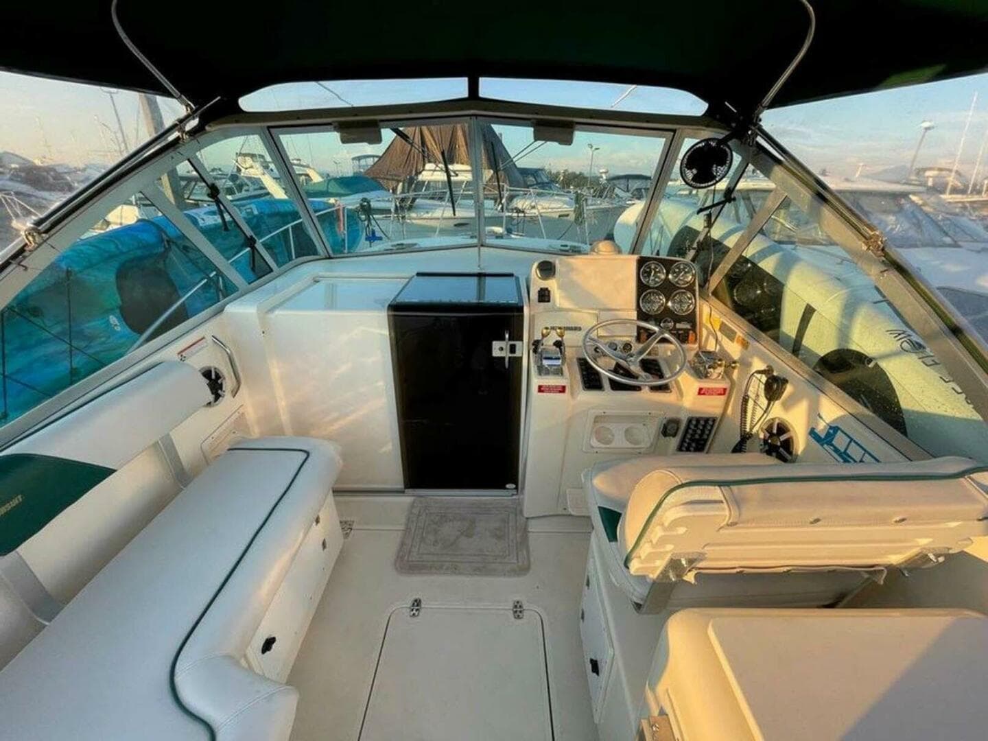 1998 Pursuit 3000 Express — photo 10