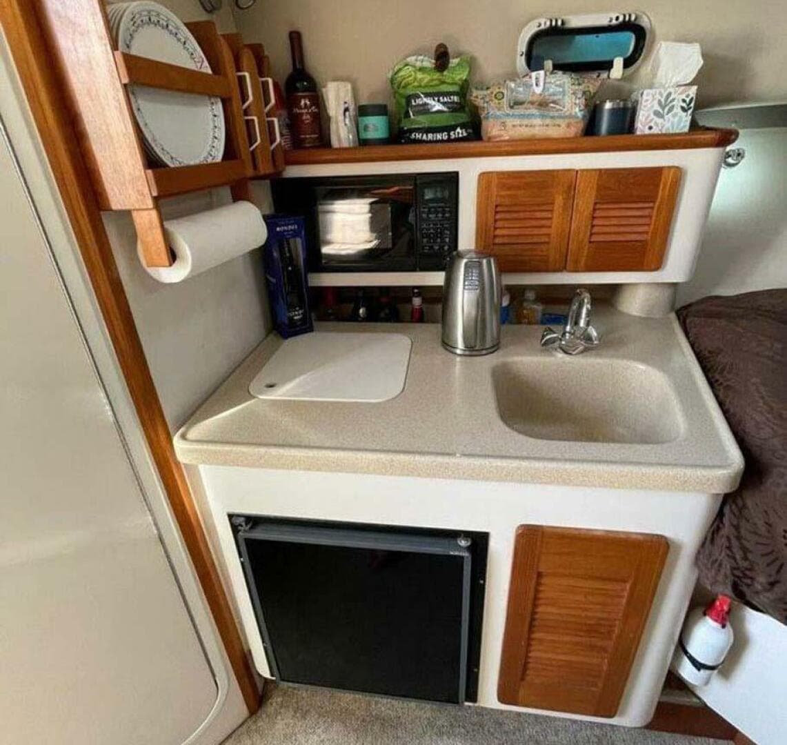 1998 Pursuit 3000 Express — photo 6