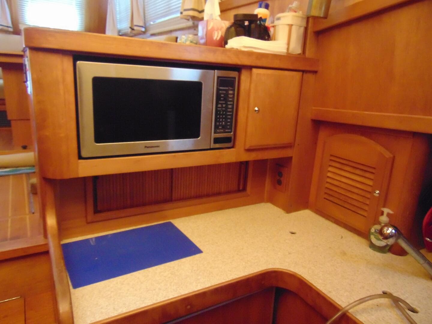 2004 Sabre Flybridge — photo 11