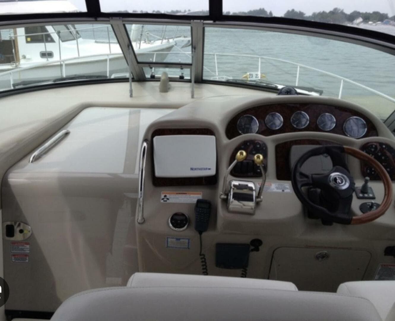 2007 Sea Ray 320 Sundancer — photo 11