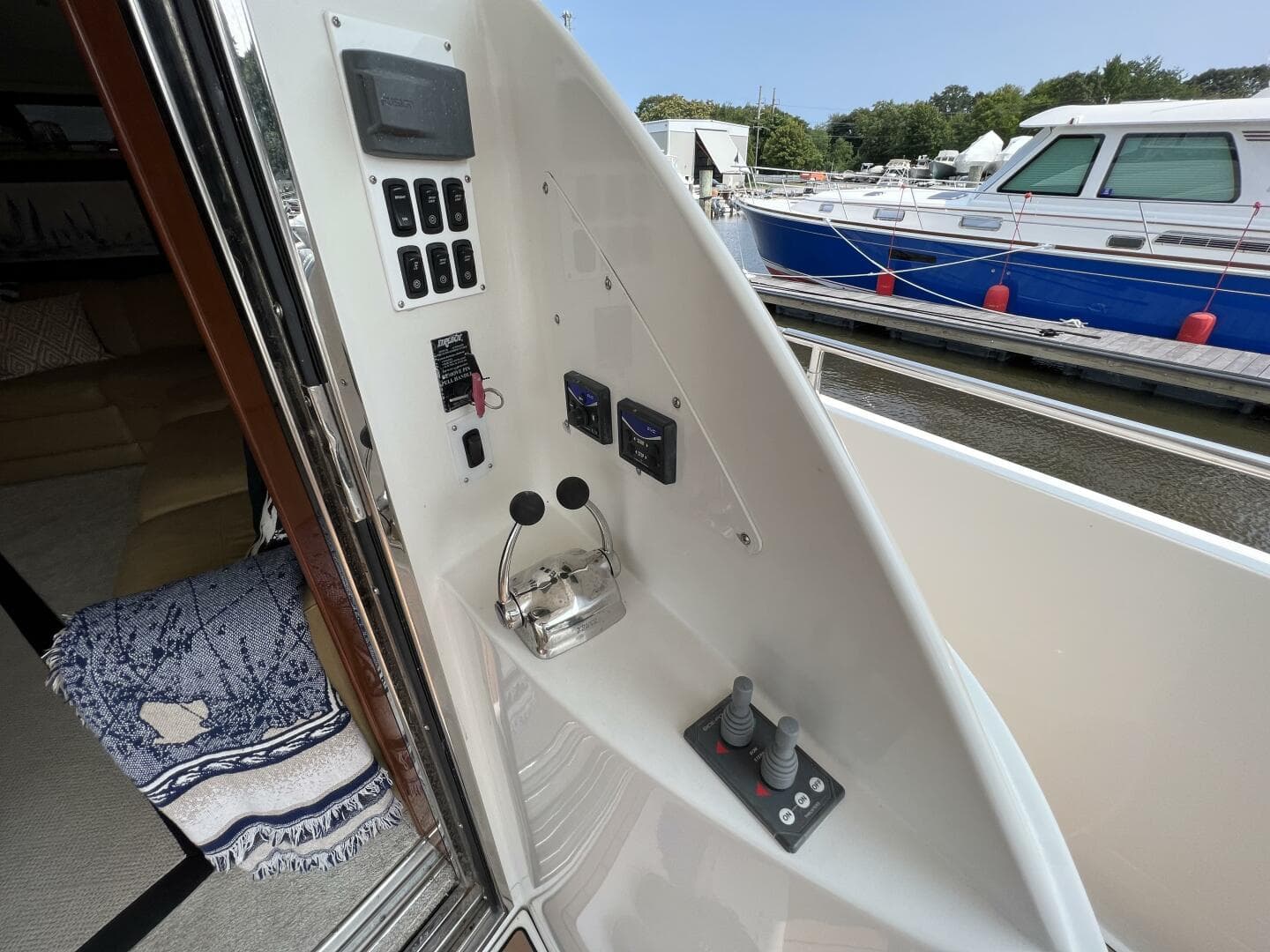 2008 Marquis 59 Fly Bridge - Markham Edition — photo 18