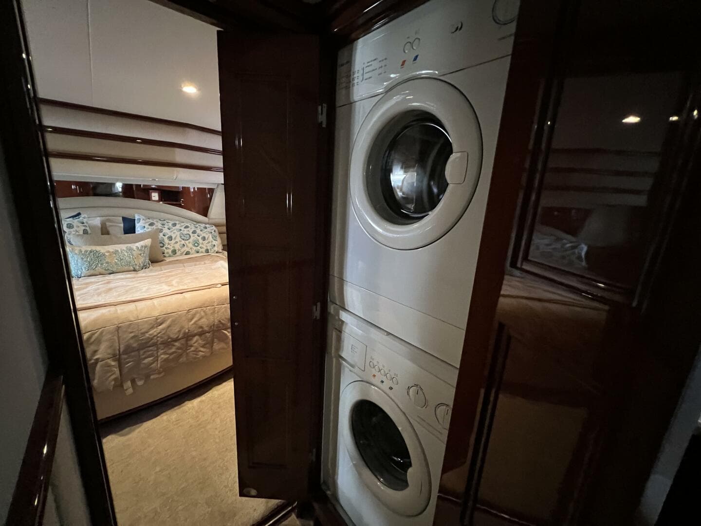 2008 Marquis 59 Fly Bridge - Markham Edition — photo 42