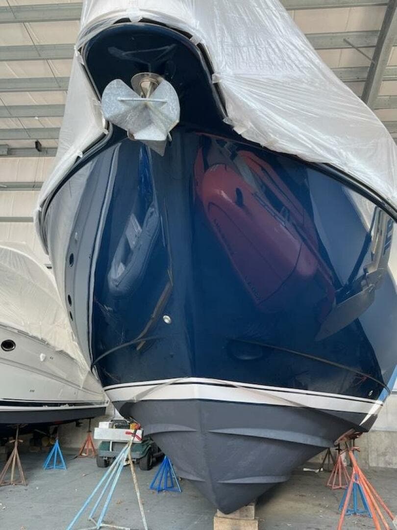 2009 Tiara Yachts 4300 Sovran — photo 4