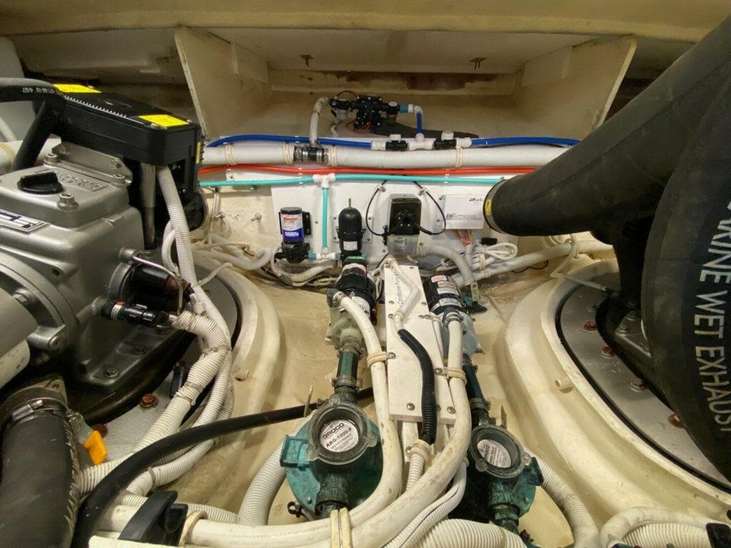 2009 Tiara Yachts 4300 Sovran — photo 39