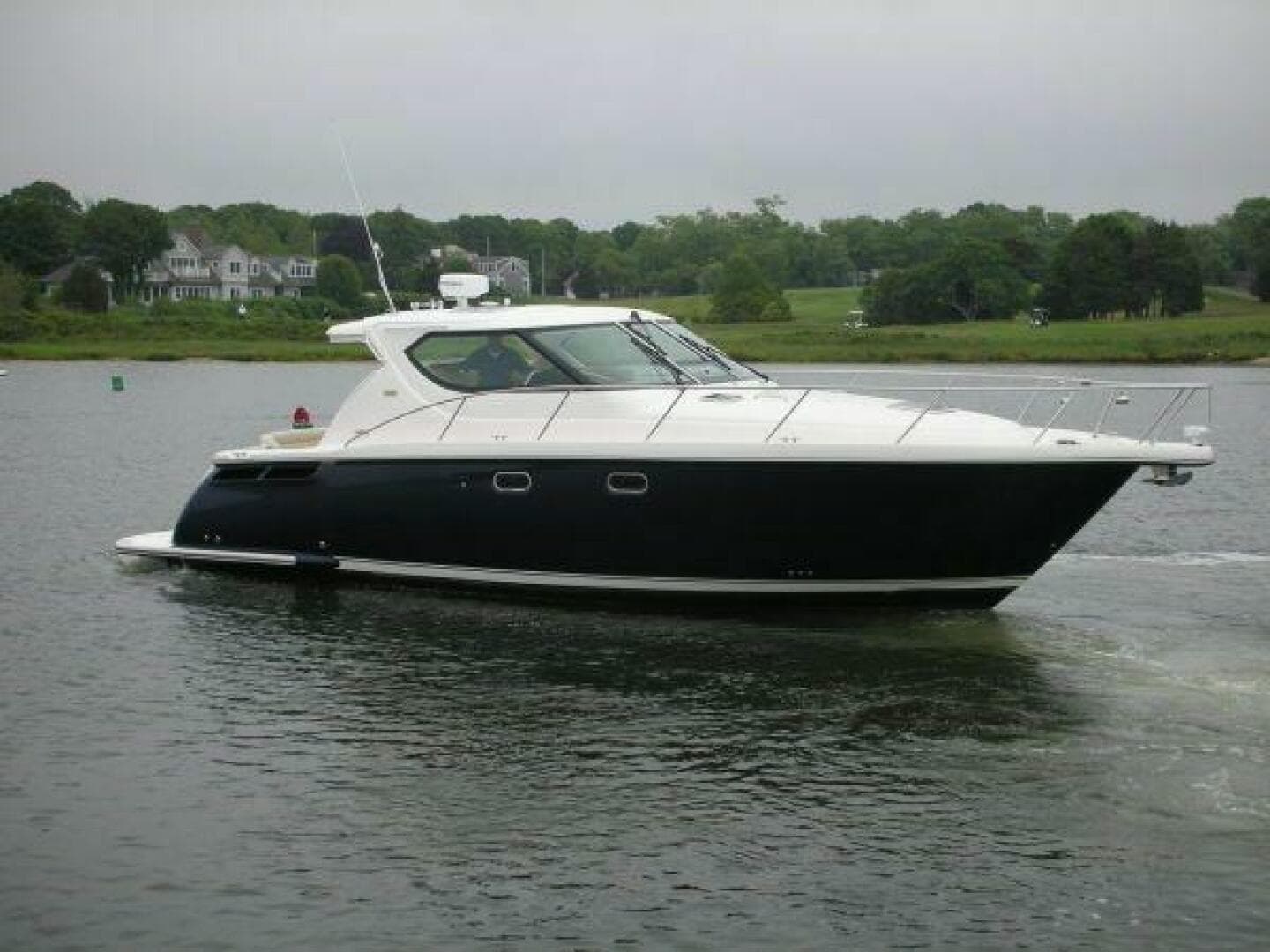 2009 Tiara Yachts 4300 Sovran — photo 52