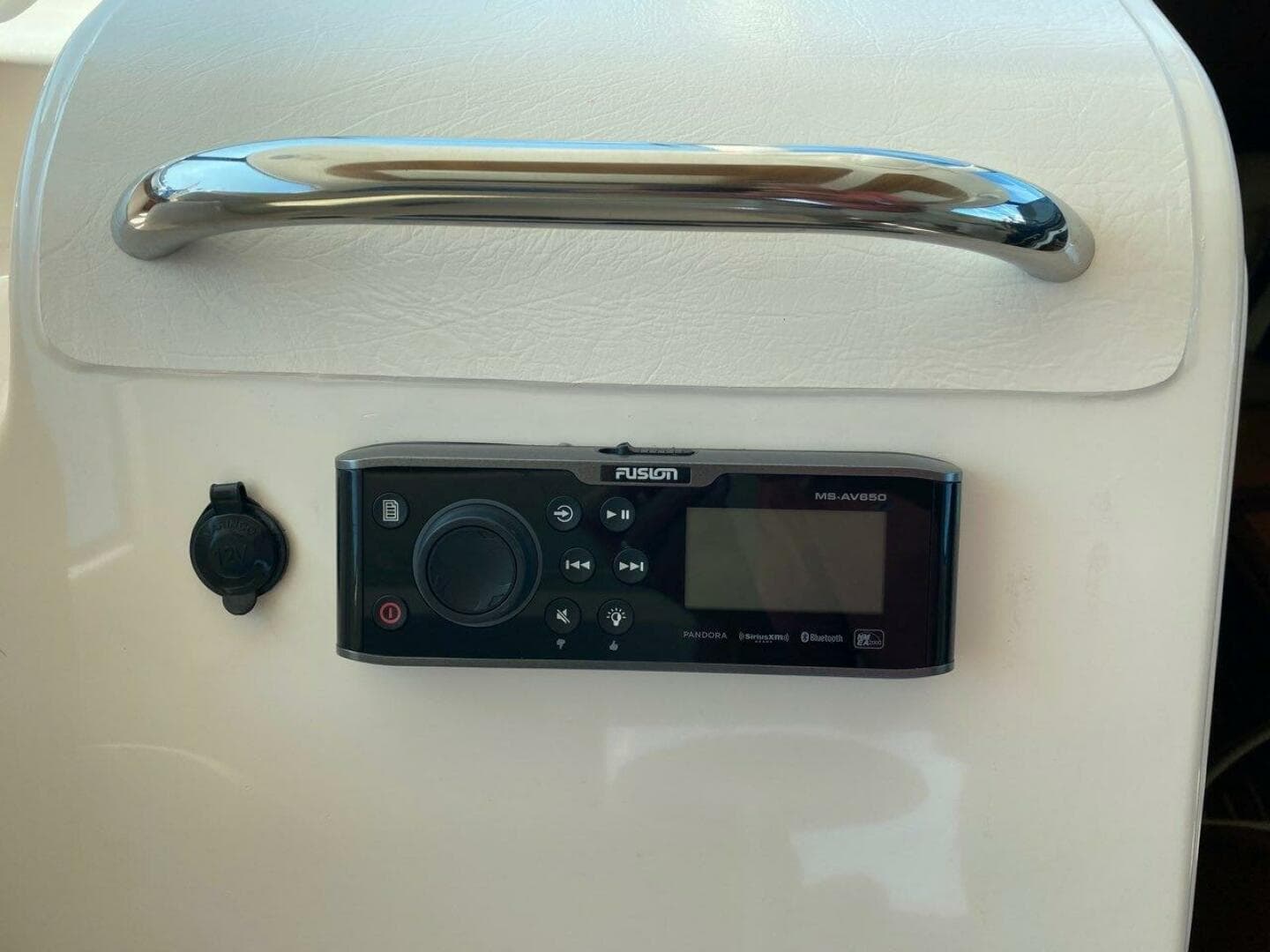 2009 Tiara Yachts 4300 Sovran — photo 30