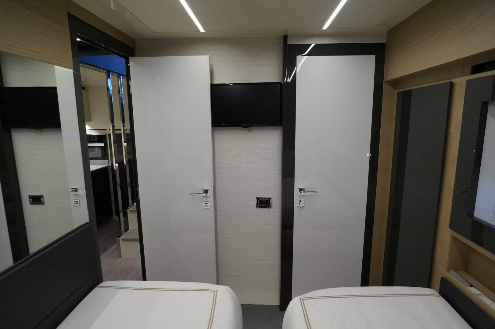 2016 Pershing 70 — photo 26