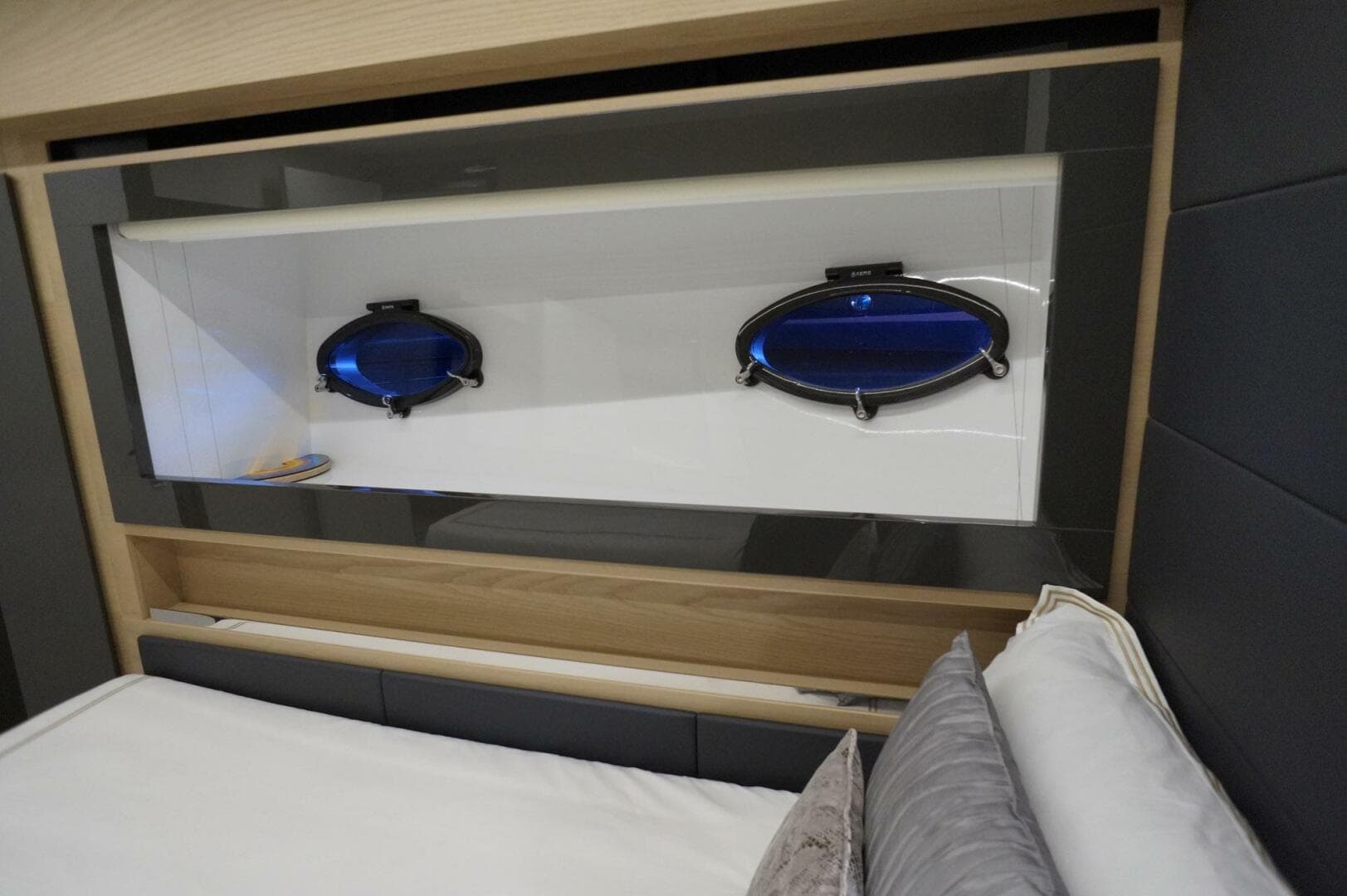 2016 Pershing 70 — photo 24