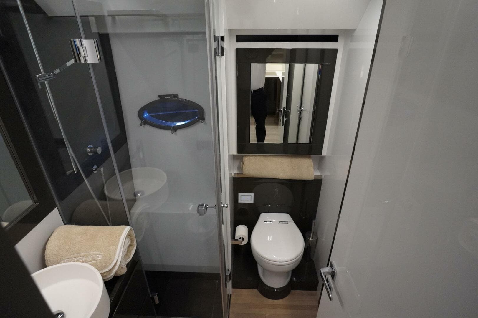 2016 Pershing 70 — photo 22