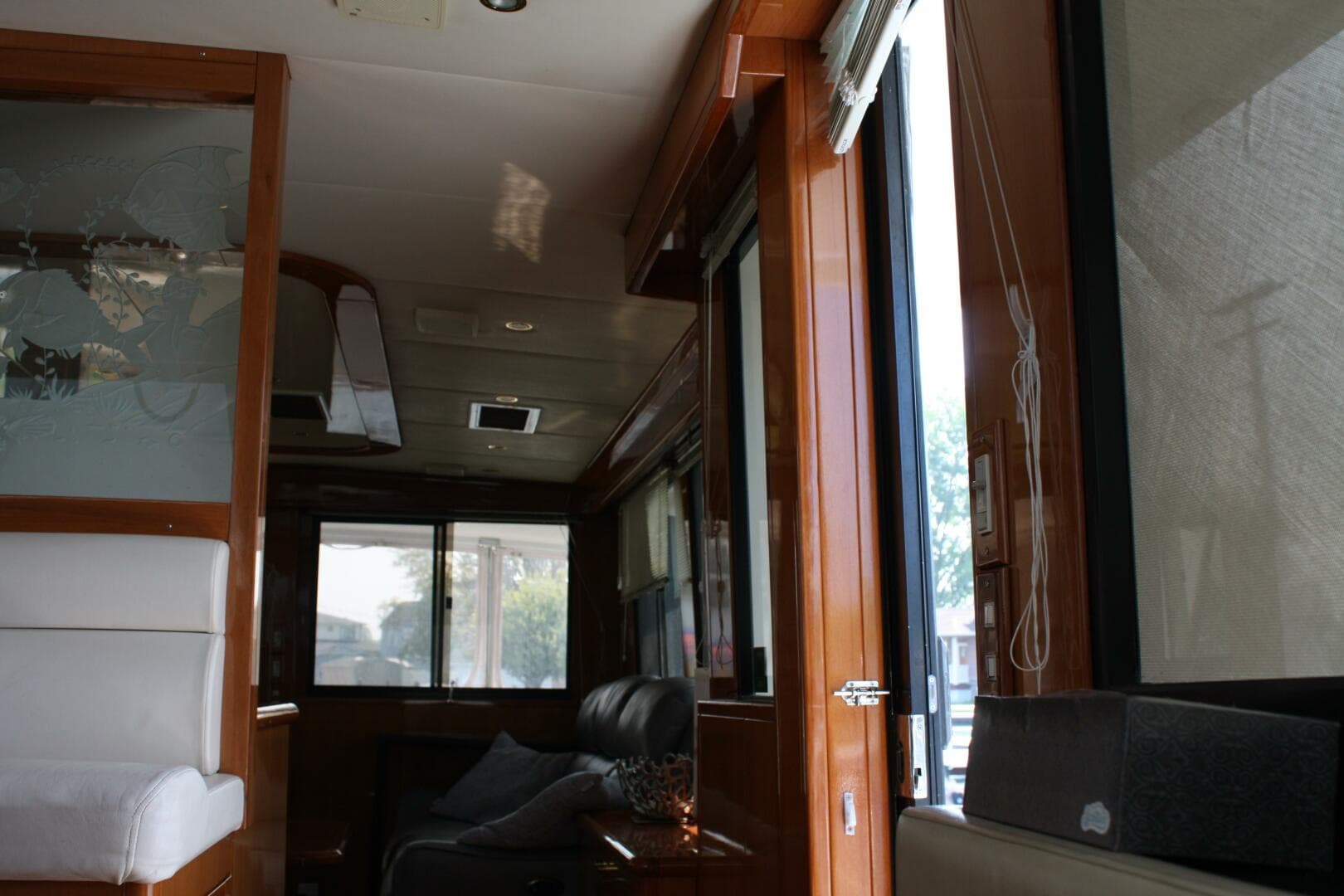 2000 Jefferson 56 Rivanna — photo 39