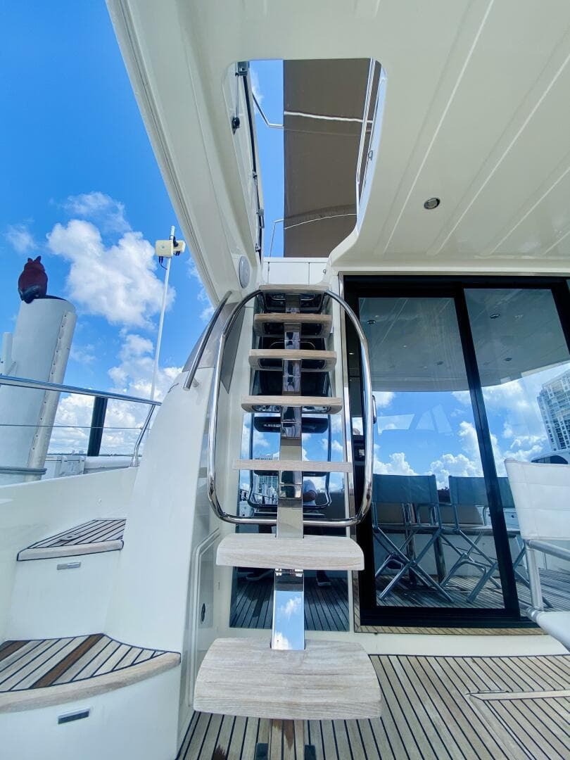 2015 Prestige 500 — photo 32