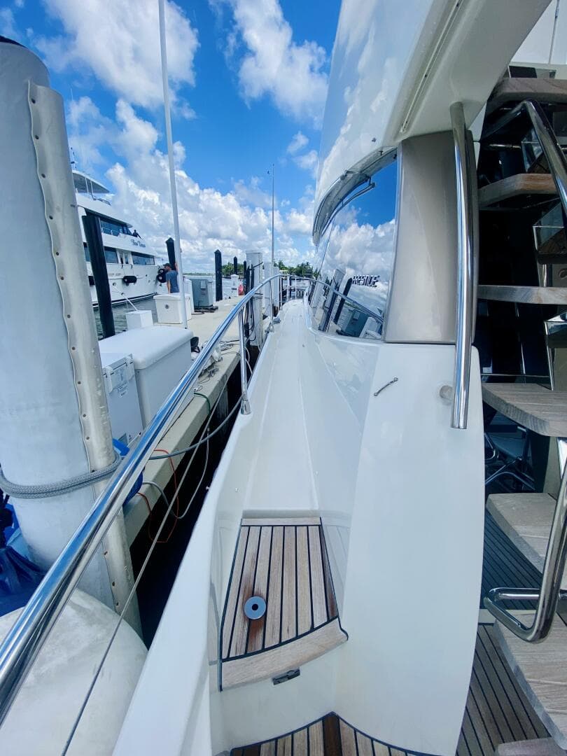 2015 Prestige 500 — photo 28