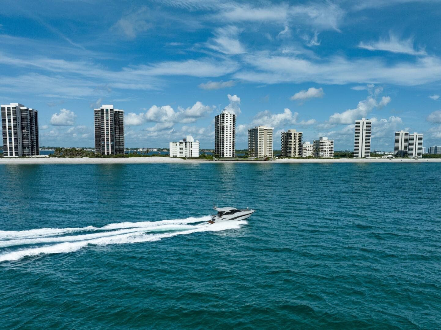 2022 Galeon 425 Hts — photo 3