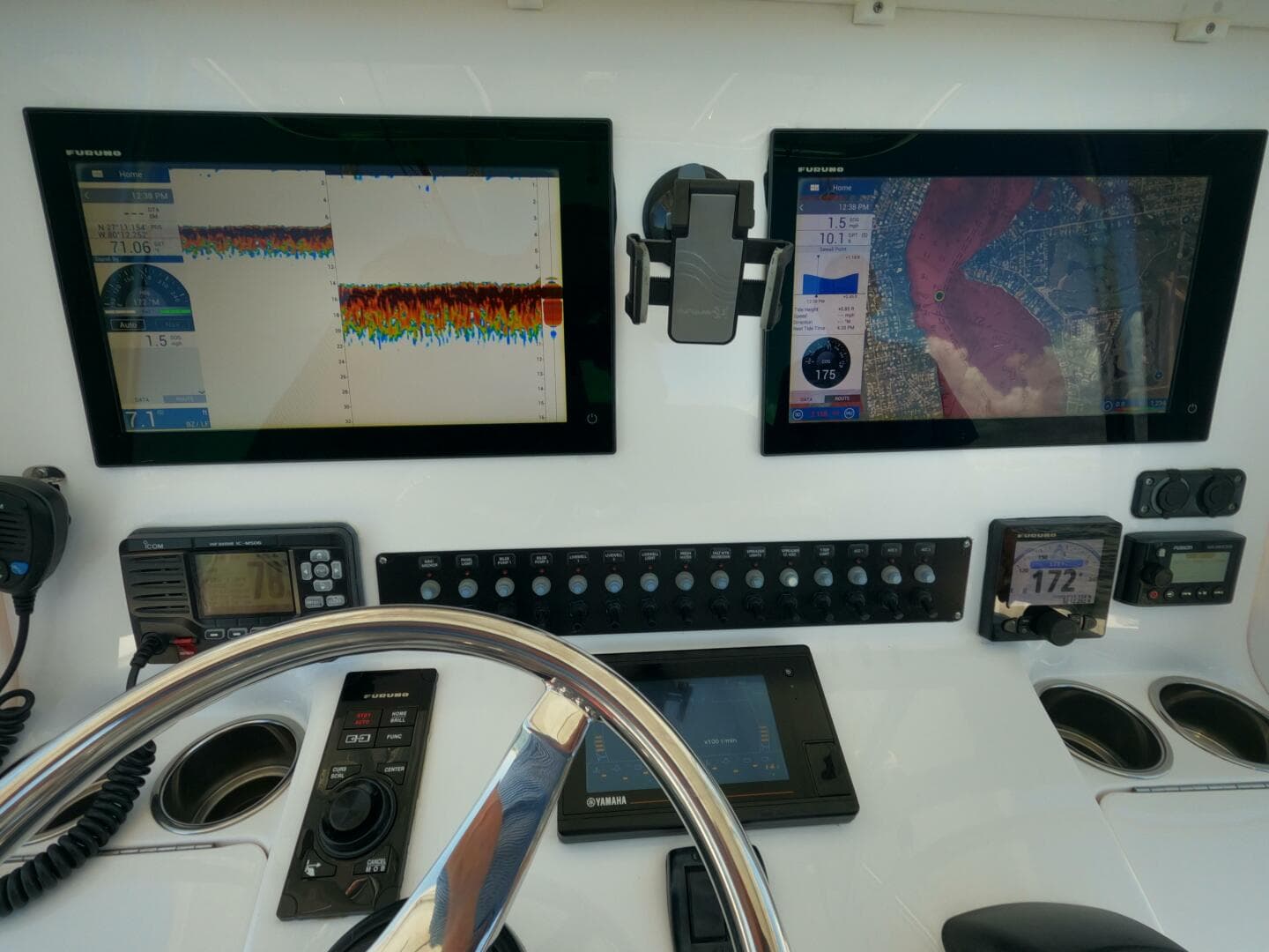 2018 Contender 32 ST — photo 11